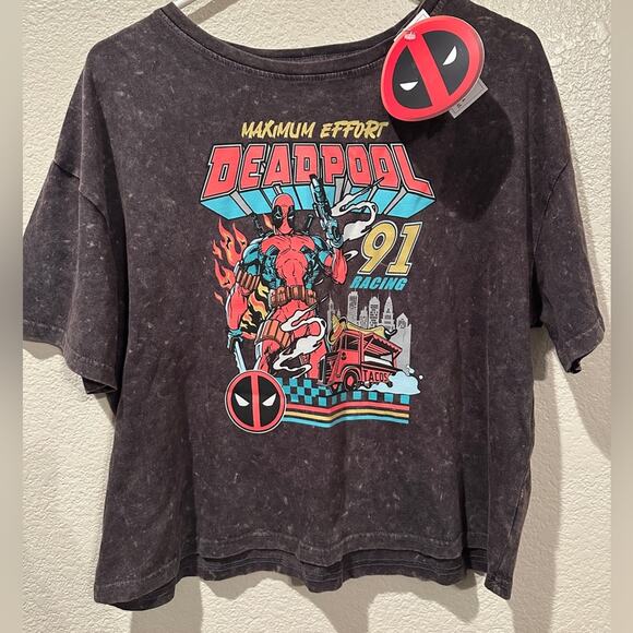 NWT Marvel Disney Deadpool 91 Racing Maximum Effort cropped Tee sz L XL - Picture 1 of 2